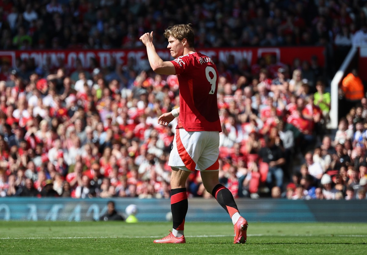 Rasmus Hojlund in action for Manchester United