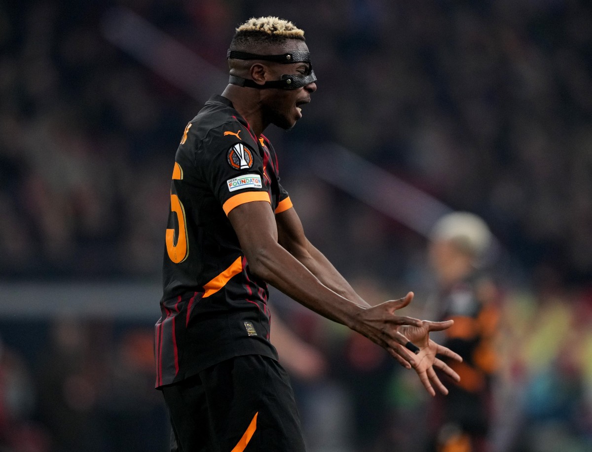 Victor Osimhen reacts during Galatasaray's game against Ajax