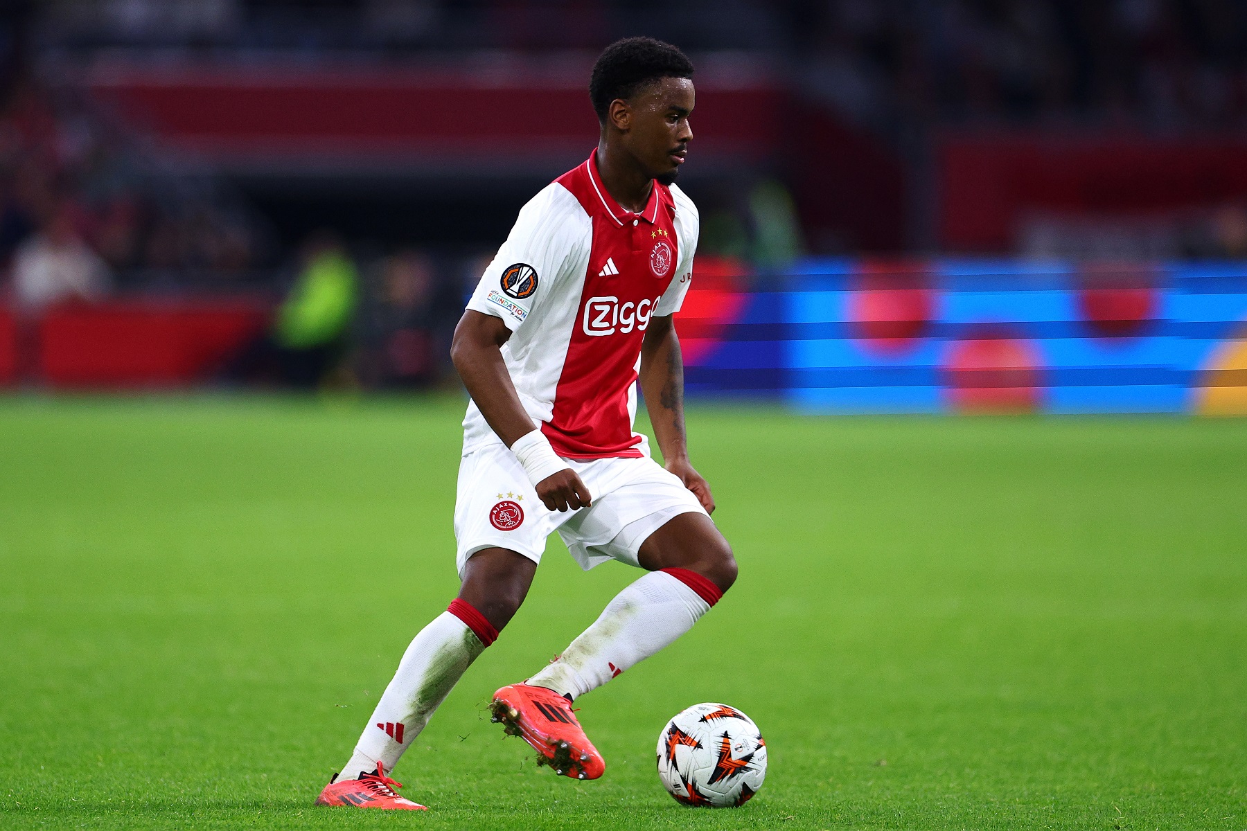 Jorrel Hato in action for Ajax