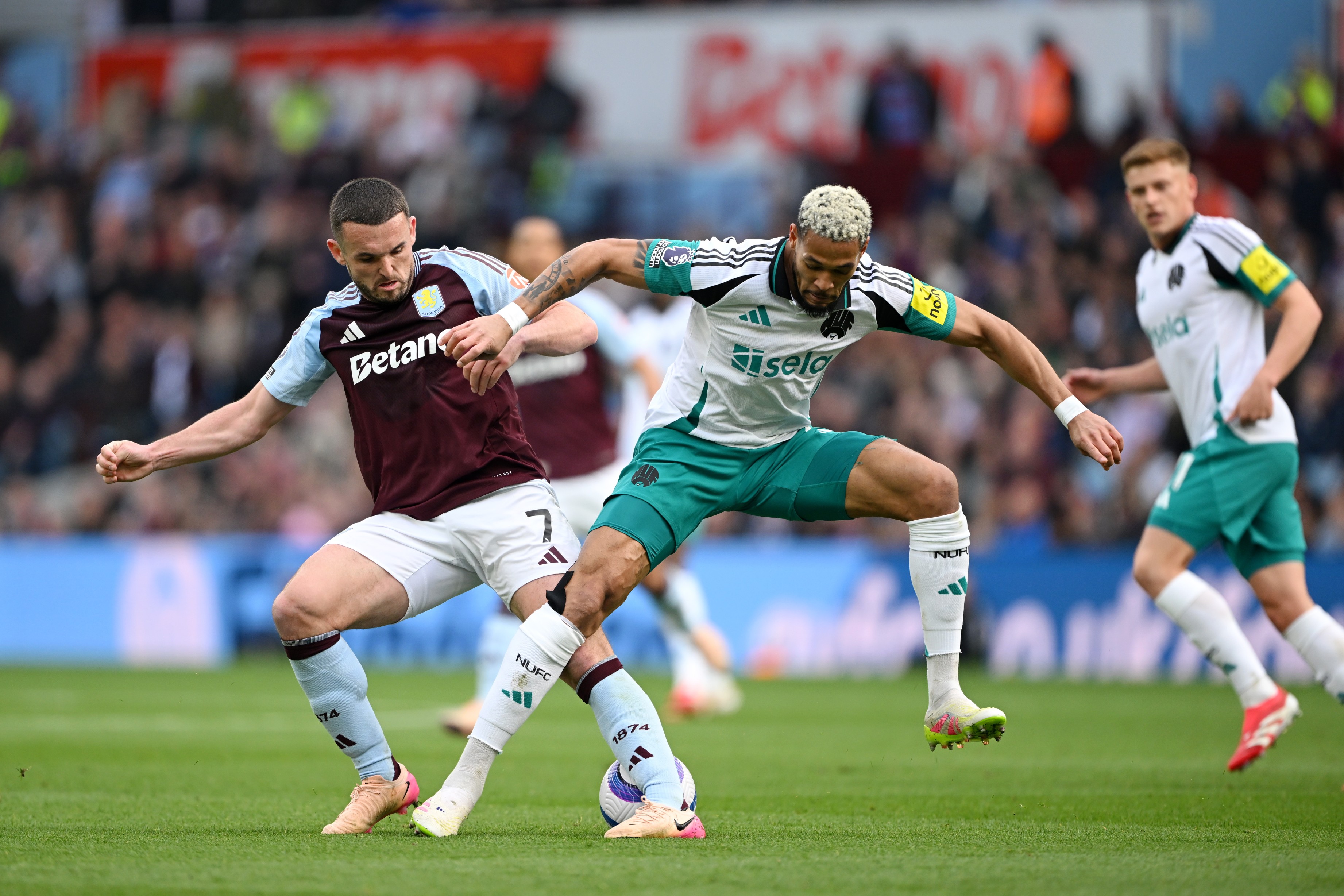 Joelinton in action for Newcastle