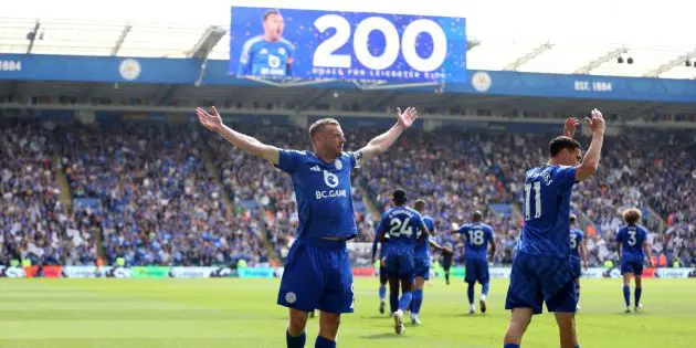 Jamie Vardy celebrates his 200th goal for Leicester