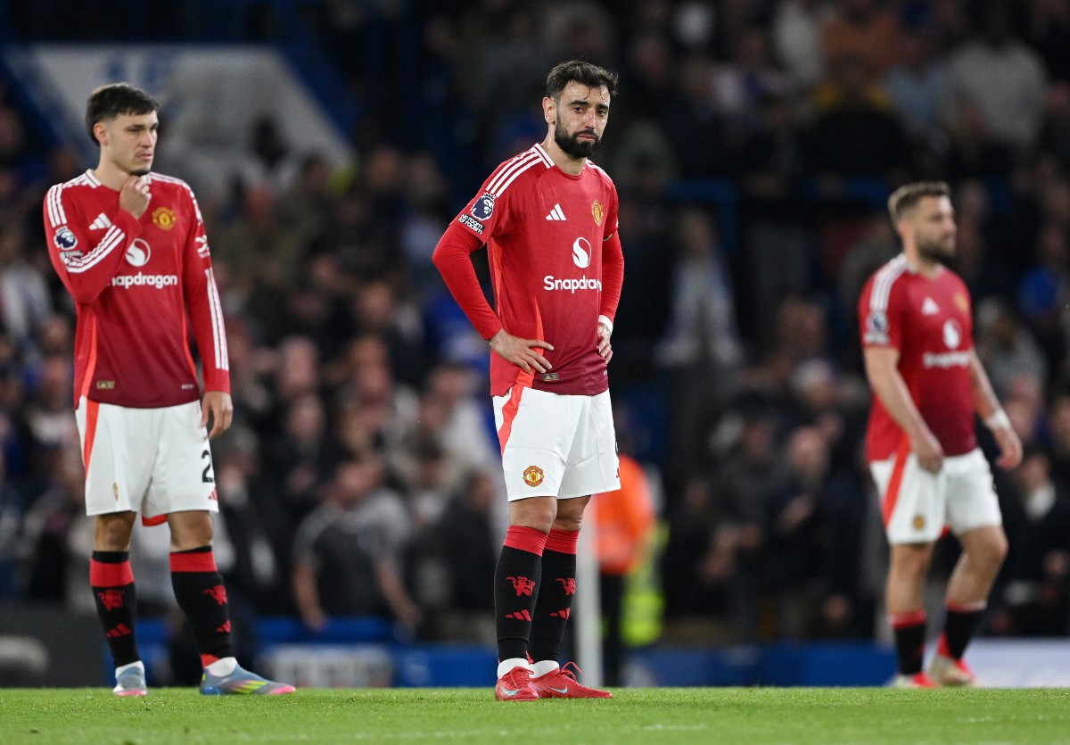 Bruno Fernandes looks on after Chelsea score to take the lead against Manchester United at Stamford Bridge