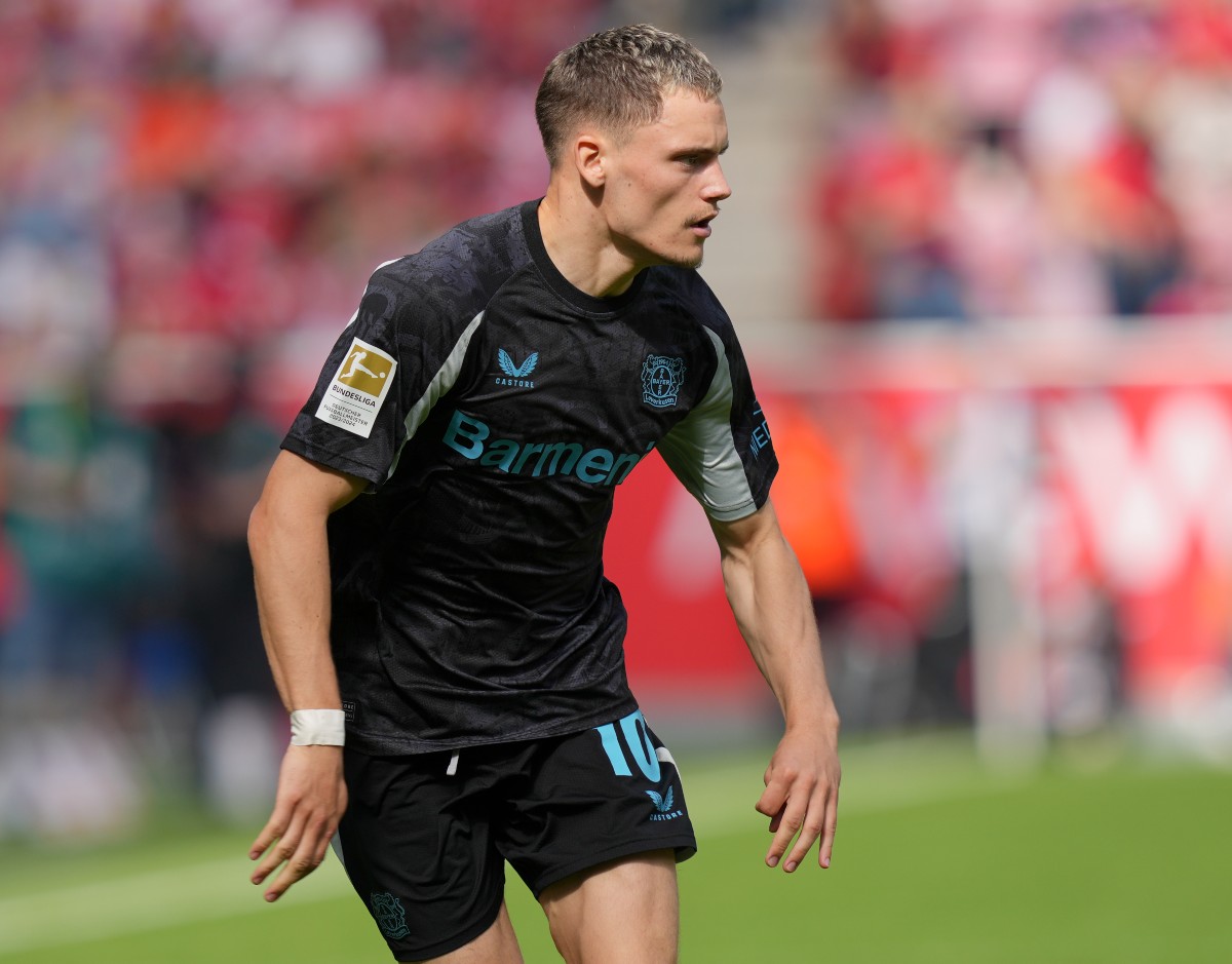Florian Wirtz in action for Bayer Leverkusen