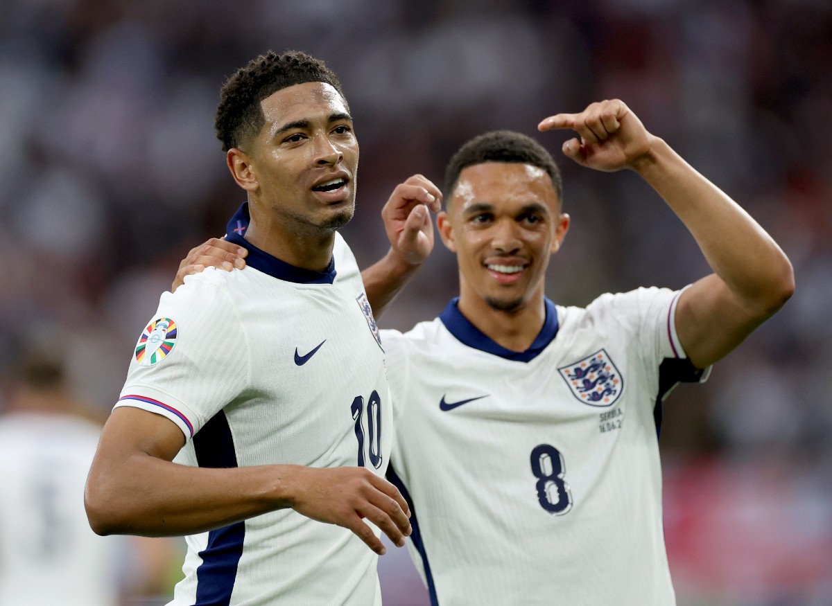 Jude Bellingham and Trent Alexander-Arnold celebrate with England