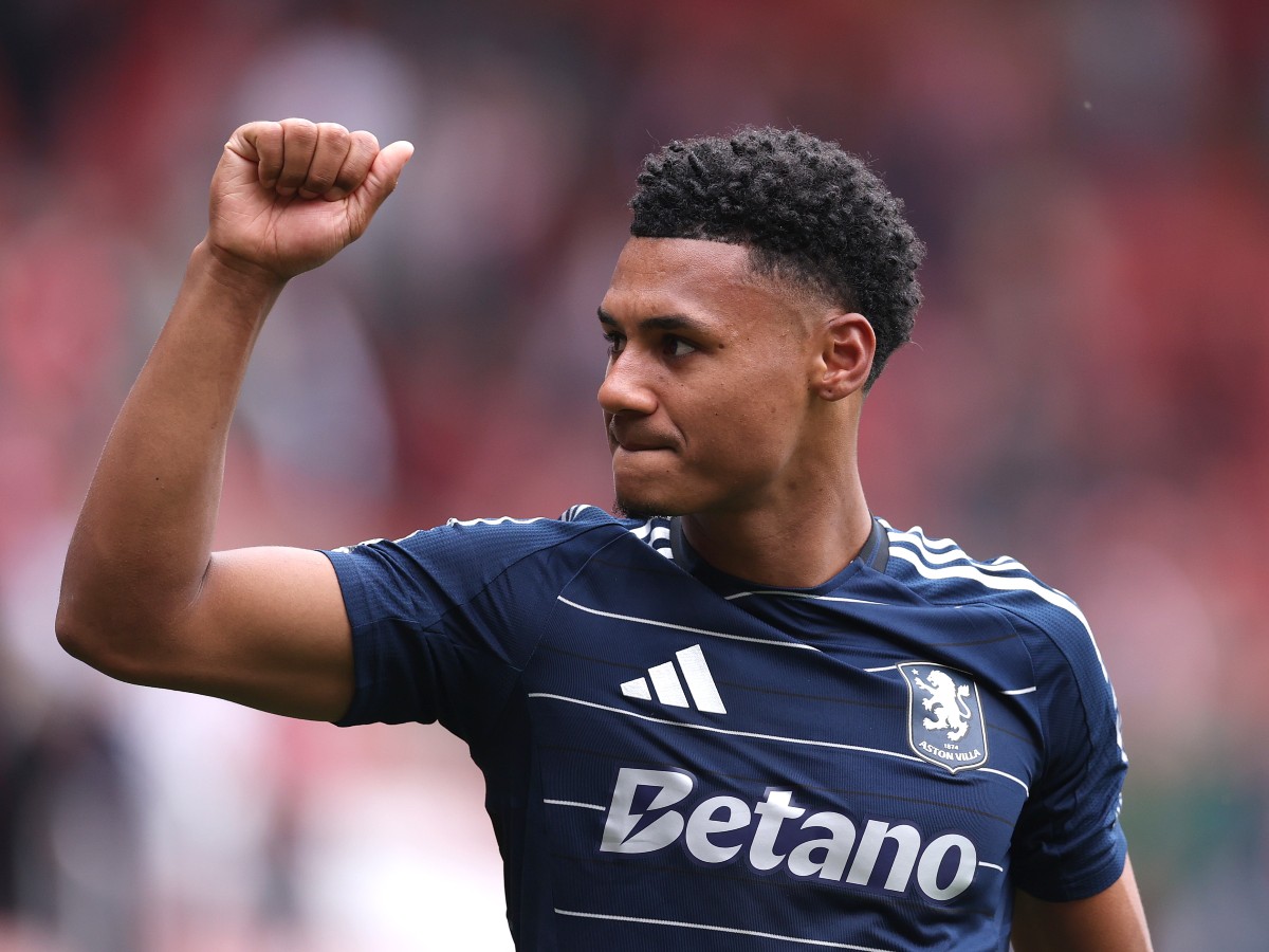 Ollie Watkins celebrates for Aston Villa