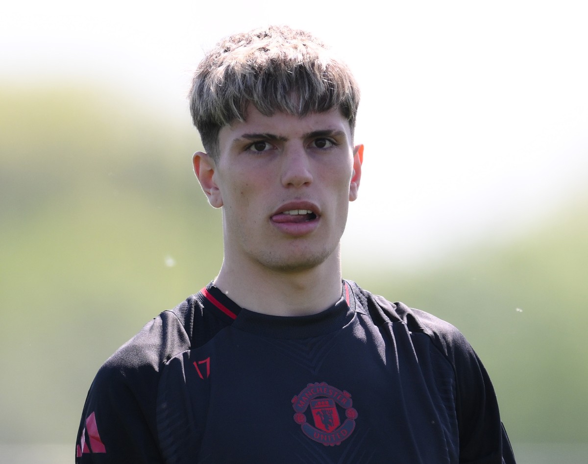 Alejandro Garnacho in Man United training