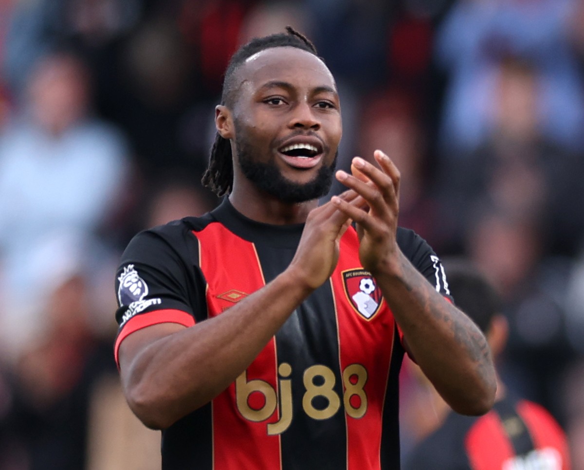 Antoine Semenyo applauds the Bournemouth fans