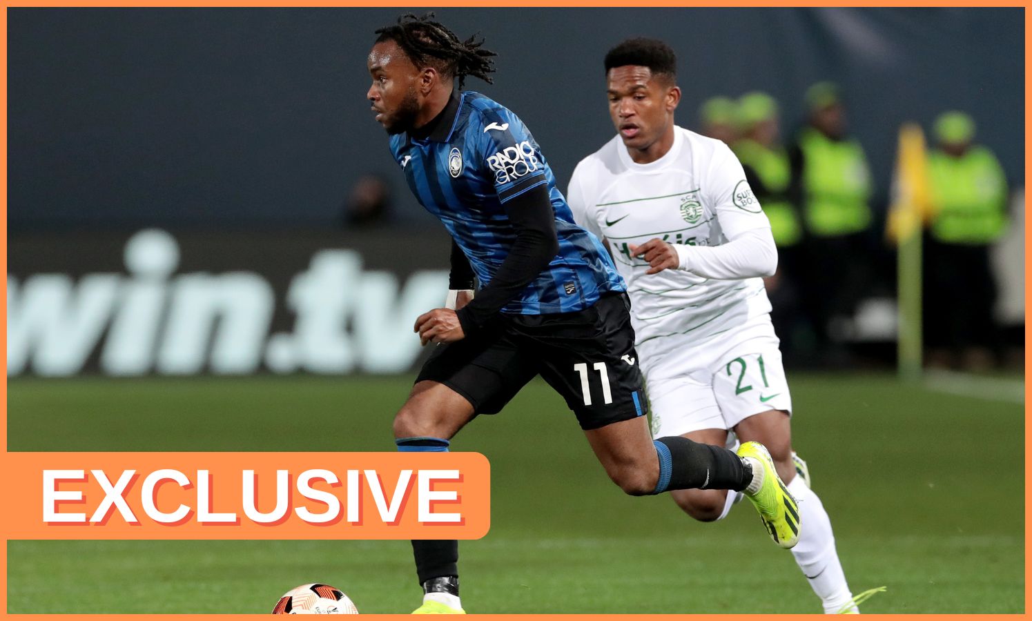 Geny Catamo in action against Ademola Lookman