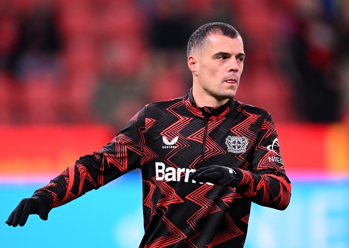 Granit Xhaka warming up for Bayer Leverkusen