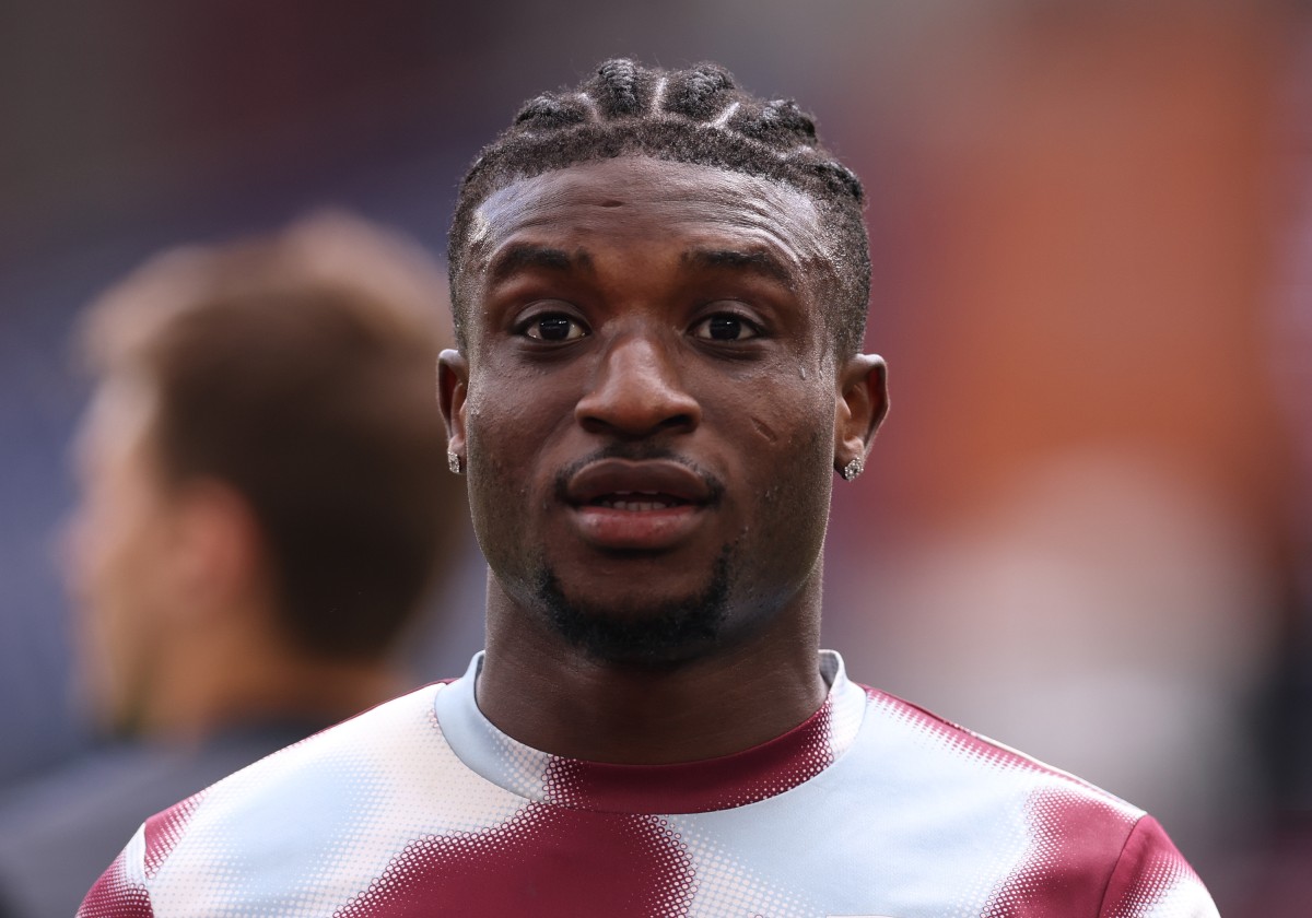 Mohammed Kudus warming up for West Ham