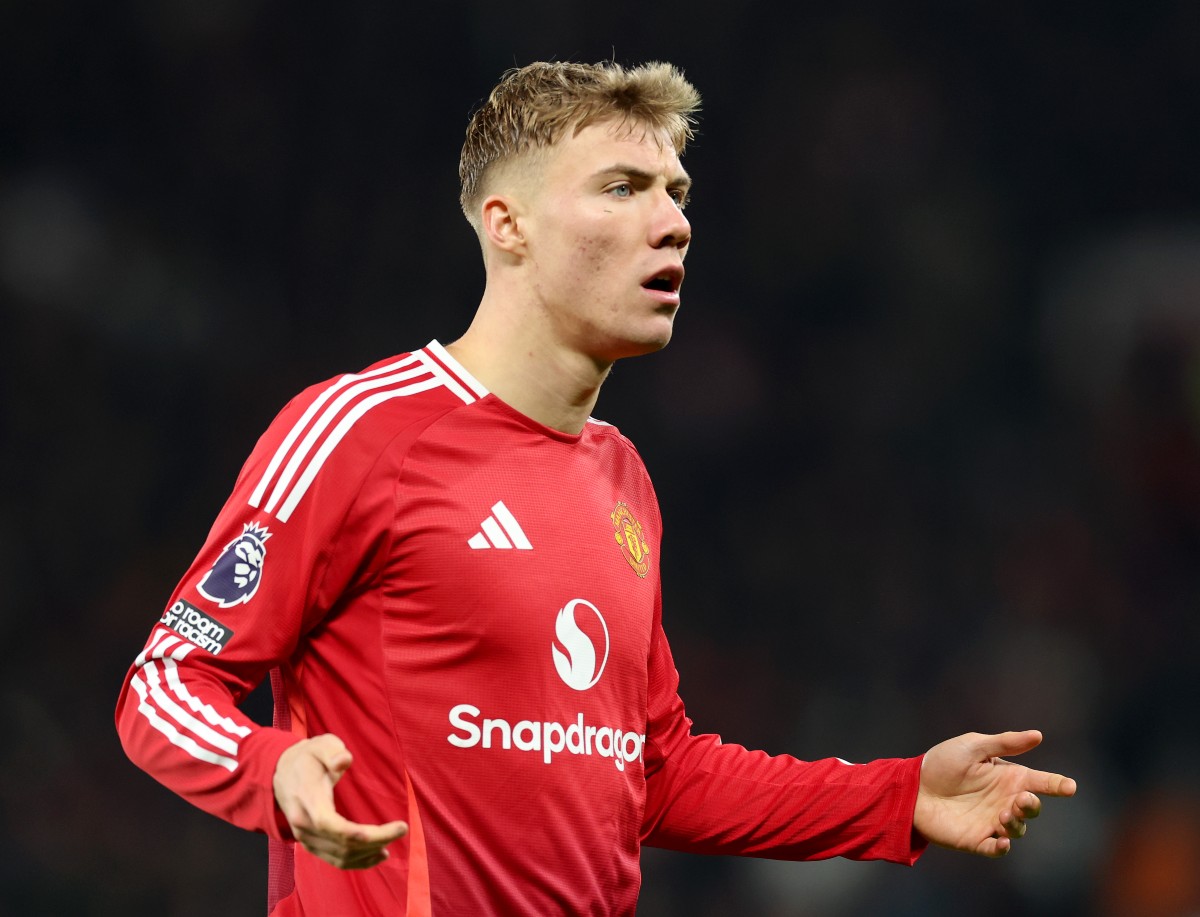 Rasmus Hojlund reacts during Man United vs Chelsea