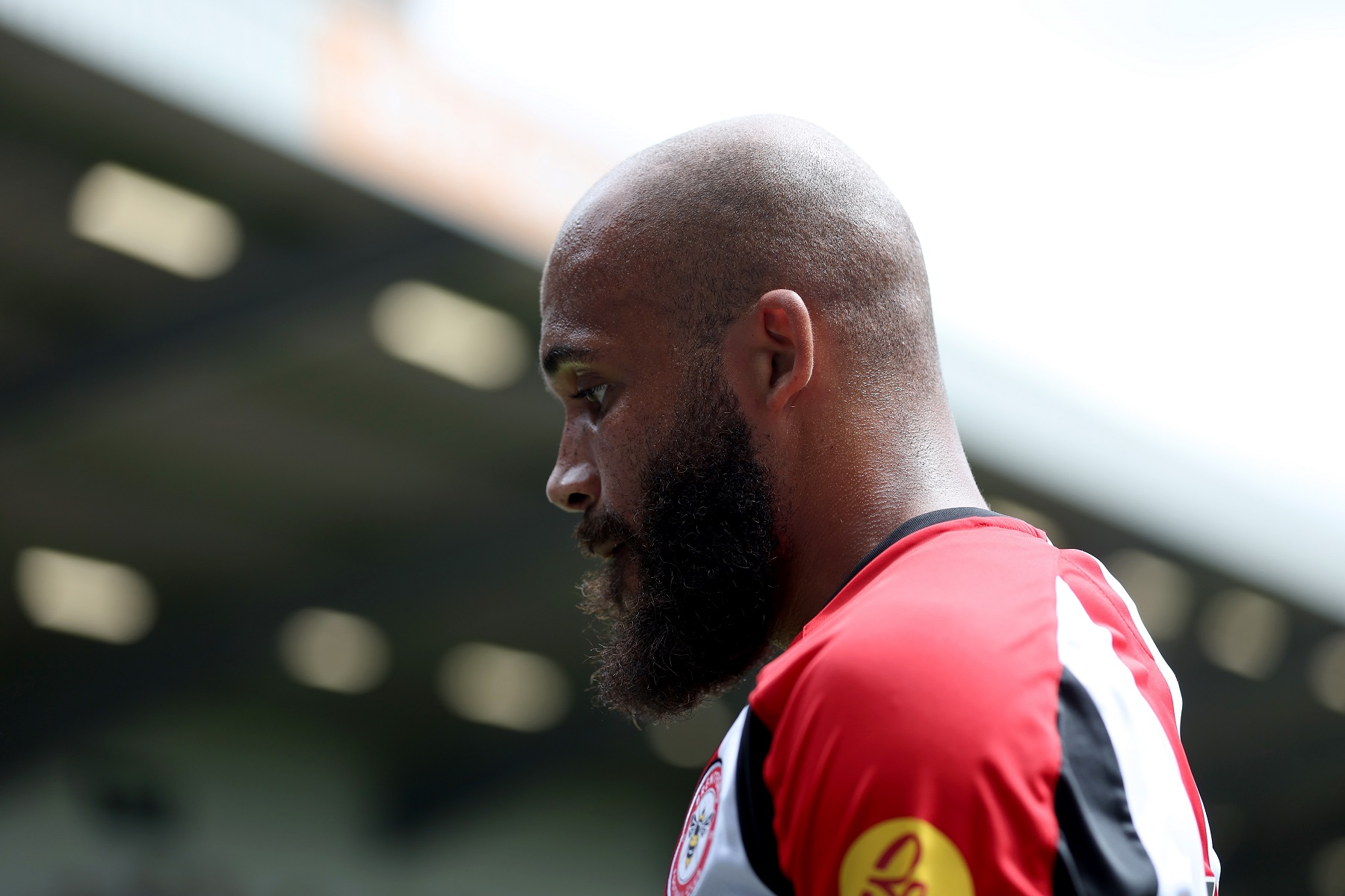 Bryan Mbuemo in action for Brentford