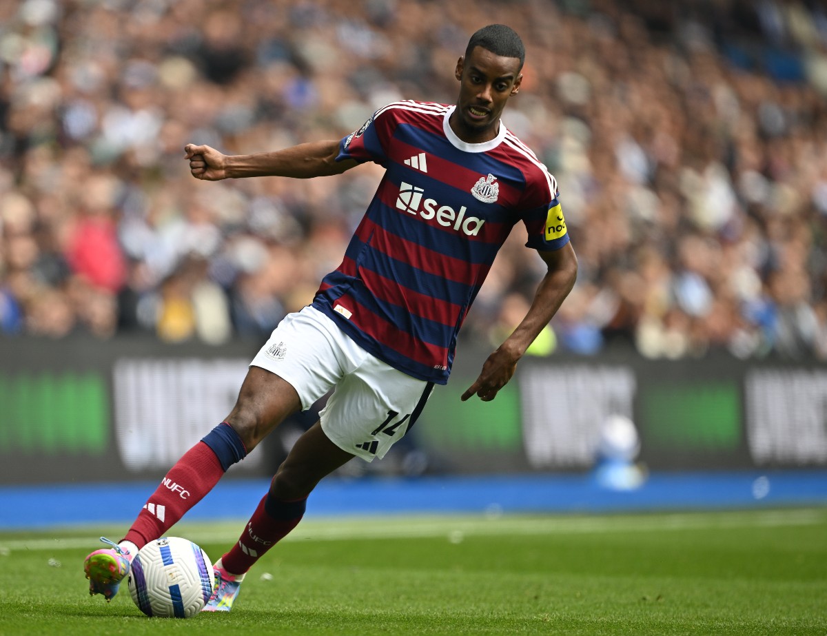 Alexander Isak in action for Newcastle United