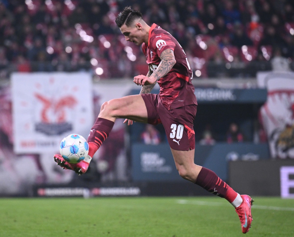 Benjamin Sesko in action for RB Leipzig
