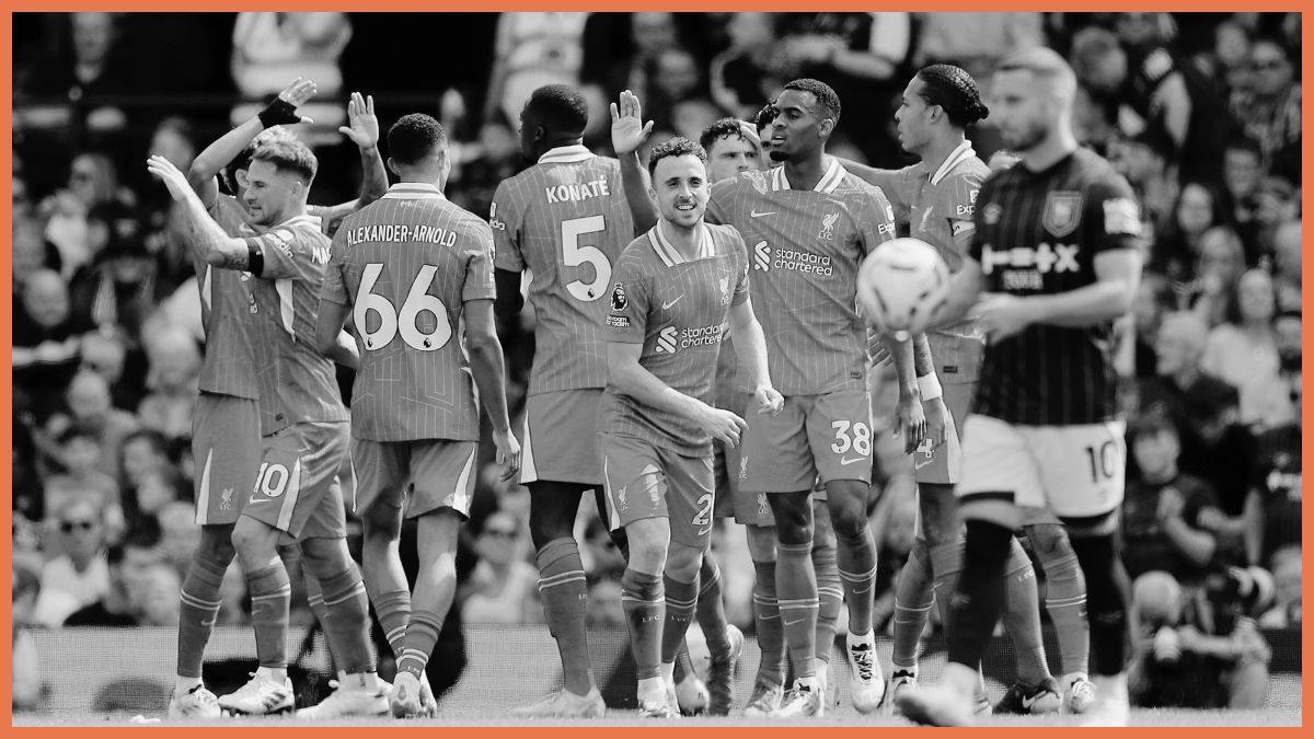 Diogo Jota with his Liverpool teammates