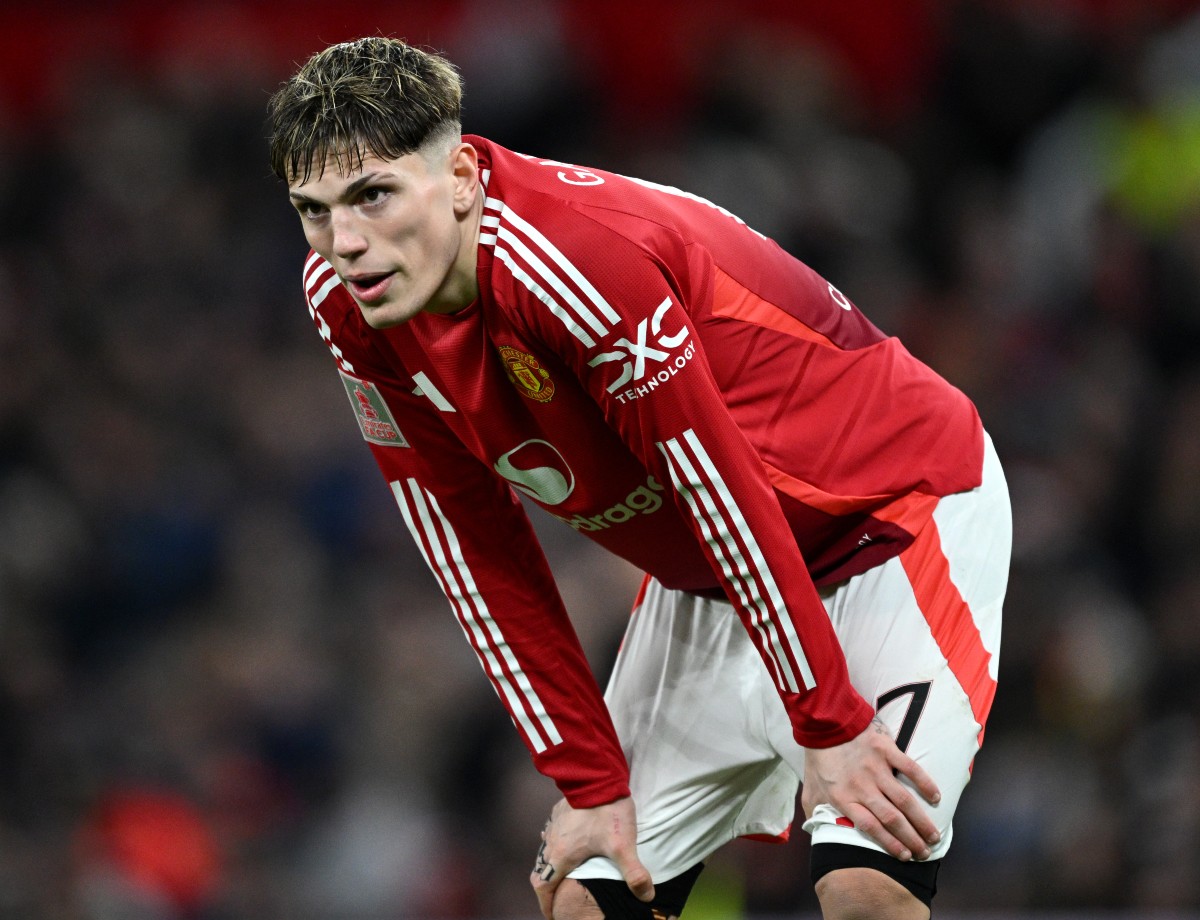 Man United's Alejandro Garnacho in action against Fulham