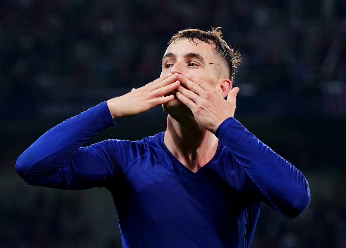 Marc Casado celebrates Barcelona's win over Bayern Munich