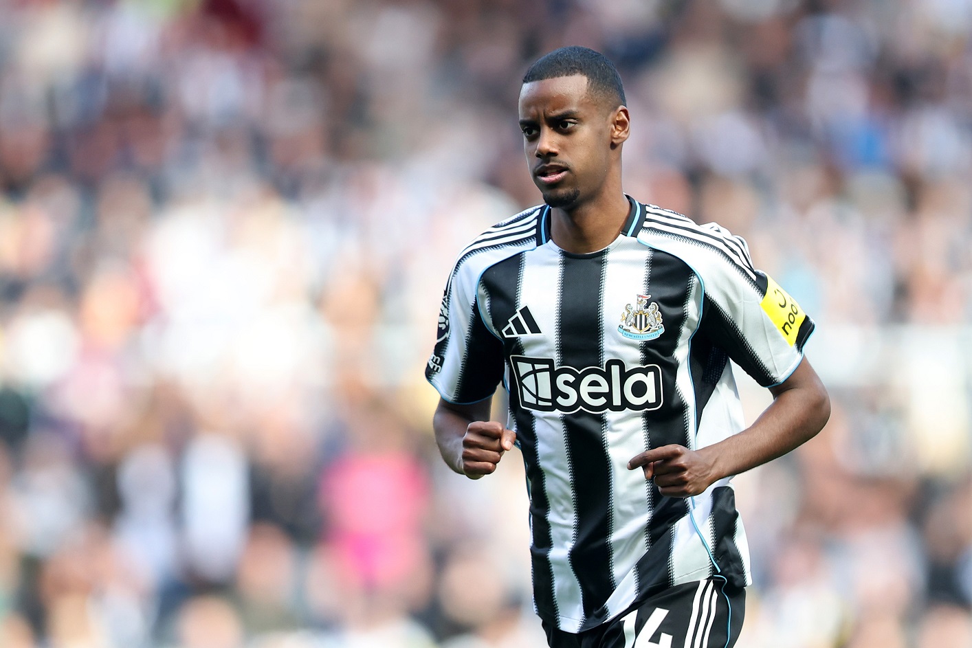 Alexander Isak in action for Newcastle United