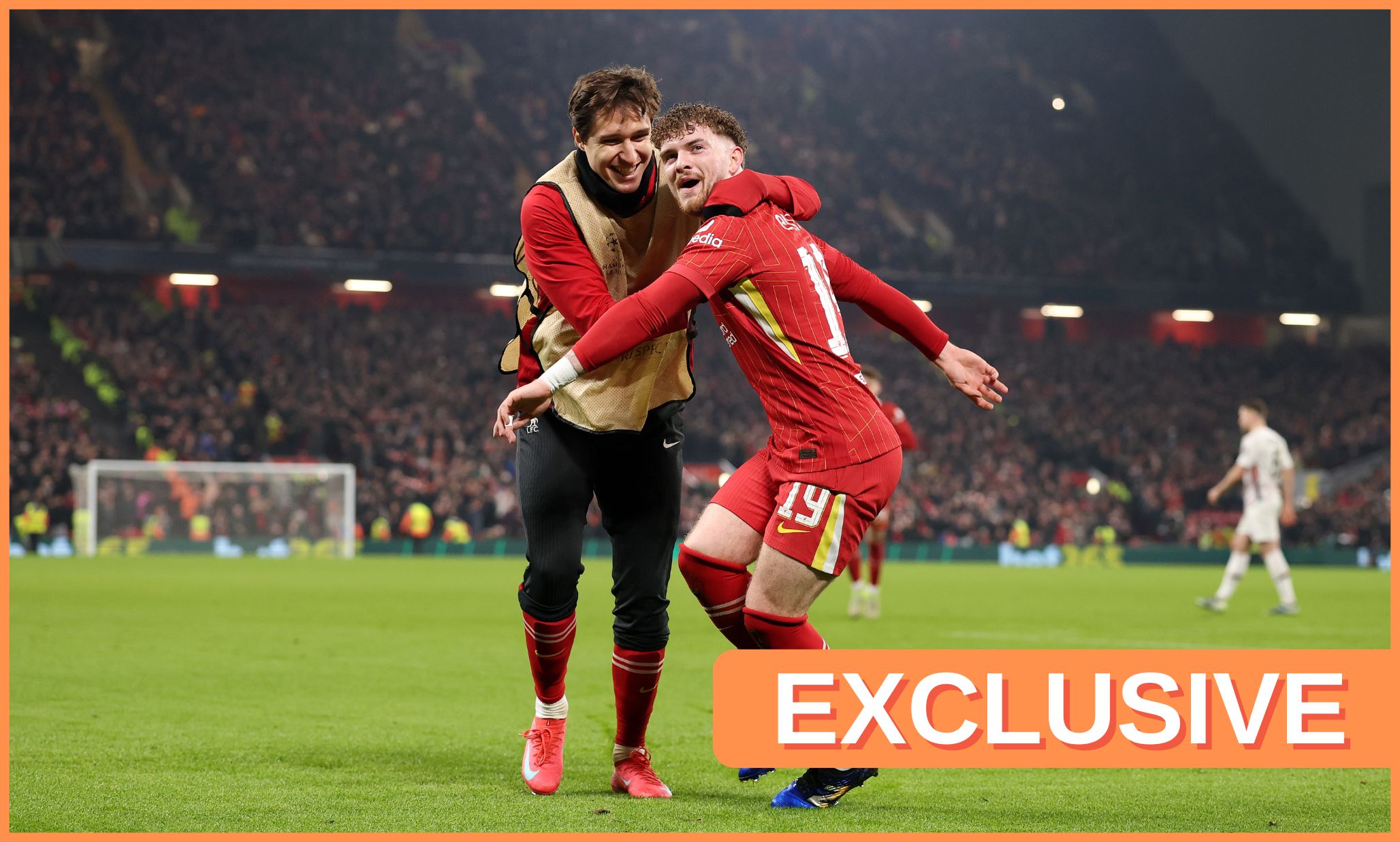Federico Chiesa celebrates with Harvey Elliott