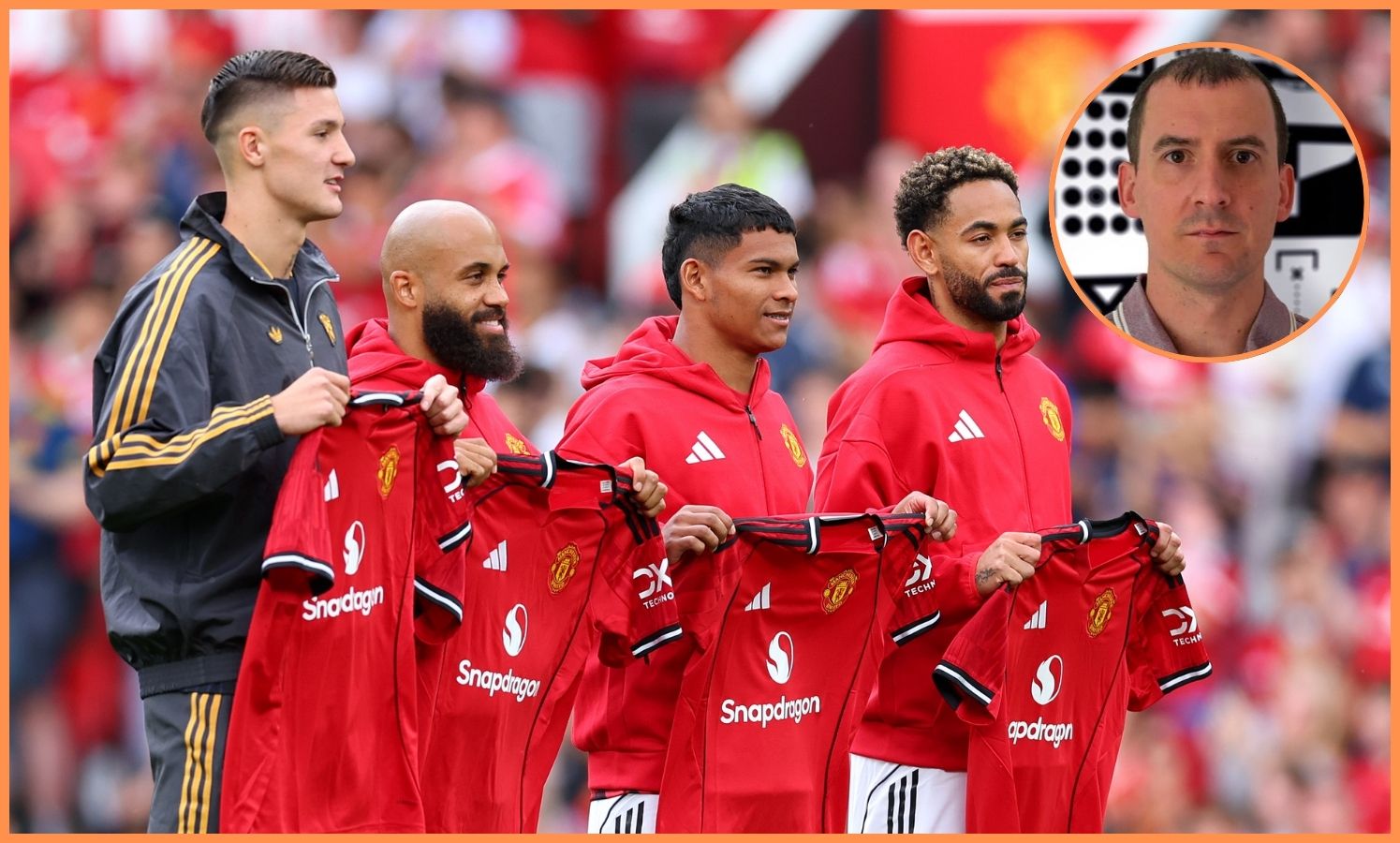 Benjamin Sesko poses with Manchester United's other summer signings