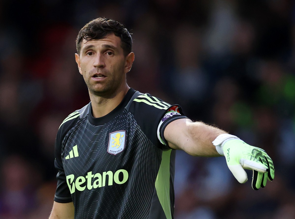 Emiliano Martinez in action for Aston Villa