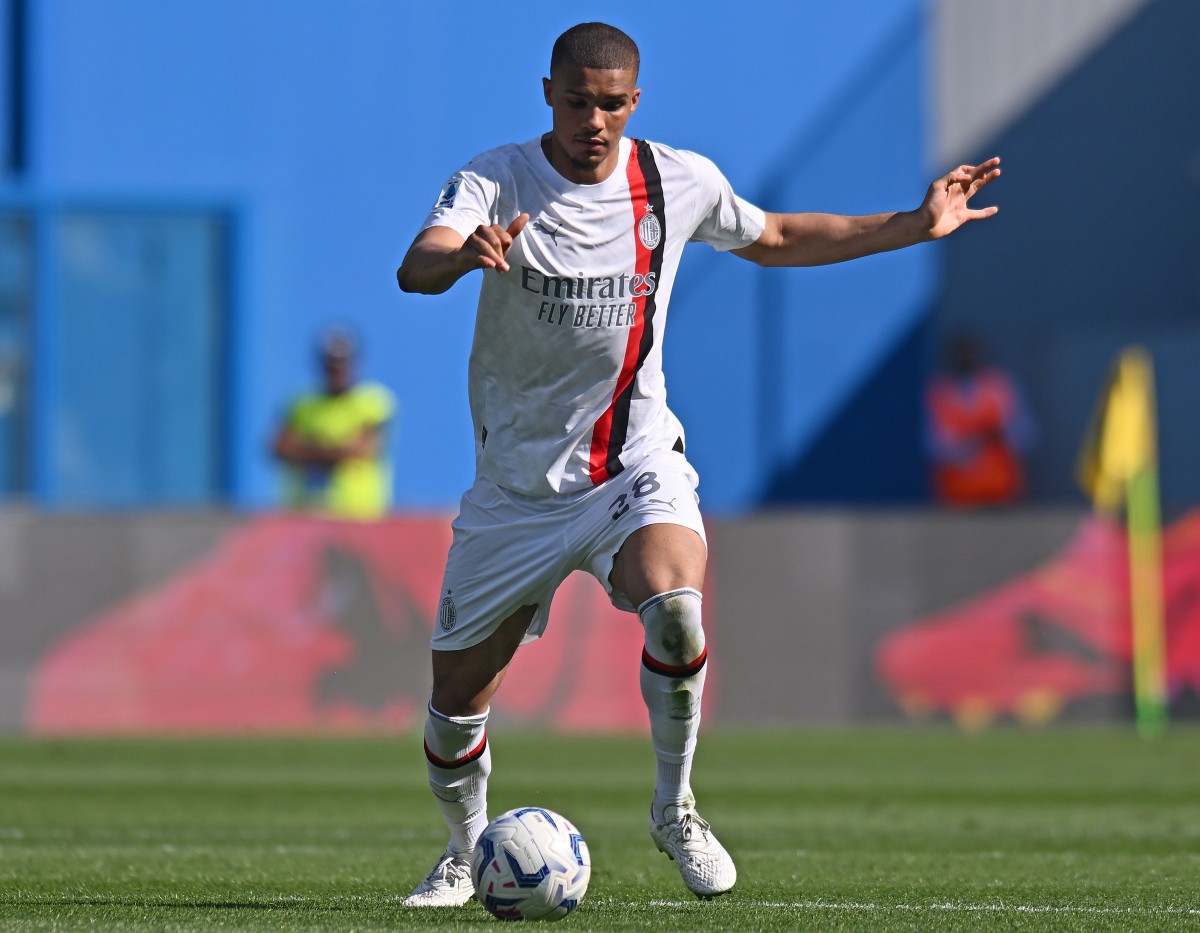 Malick Thiaw in action for AC Milan