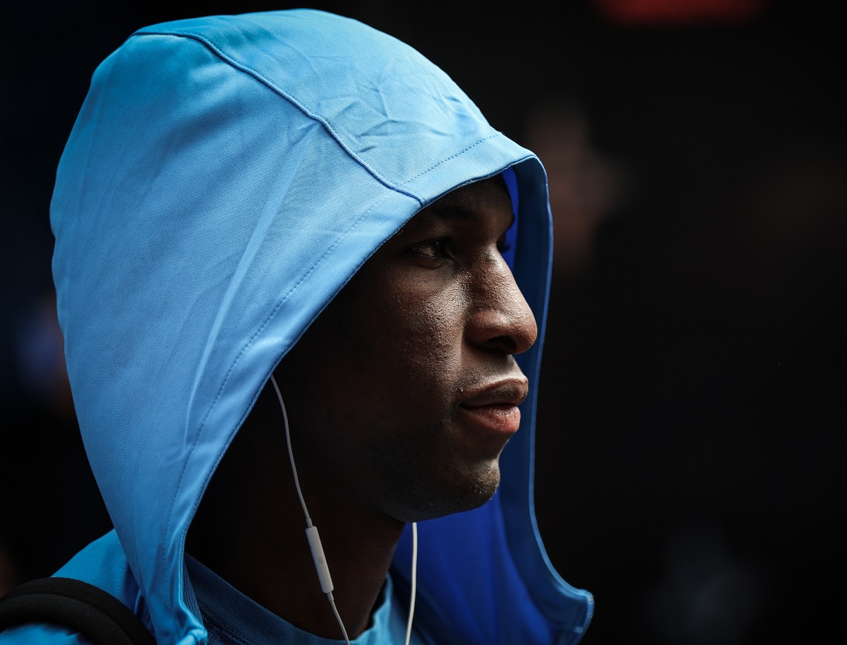 Nicolas Jackson arriving for Chelsea vs Fulham last season