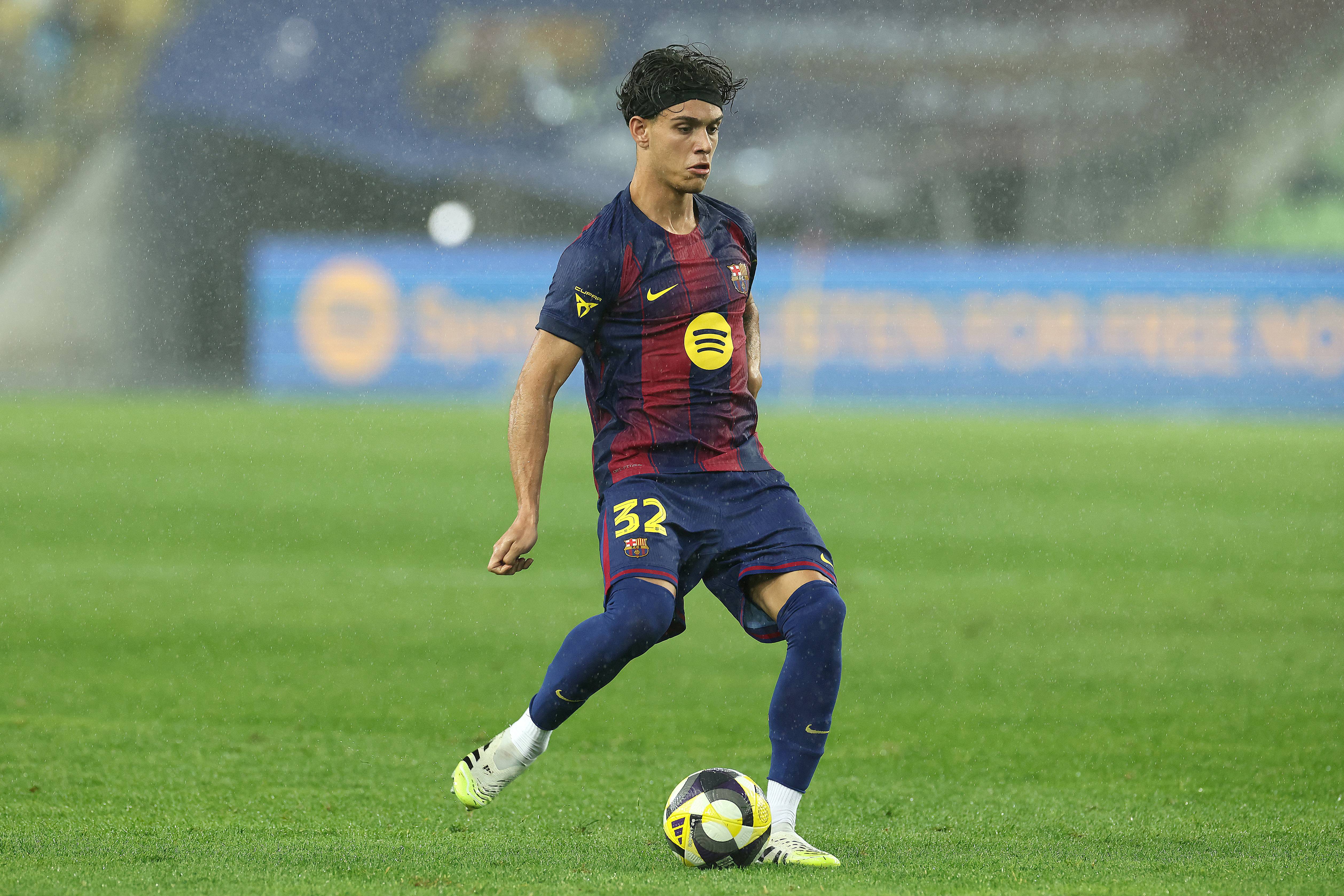 Hector Fort of FC Barcelona in action during the pre-season friendly