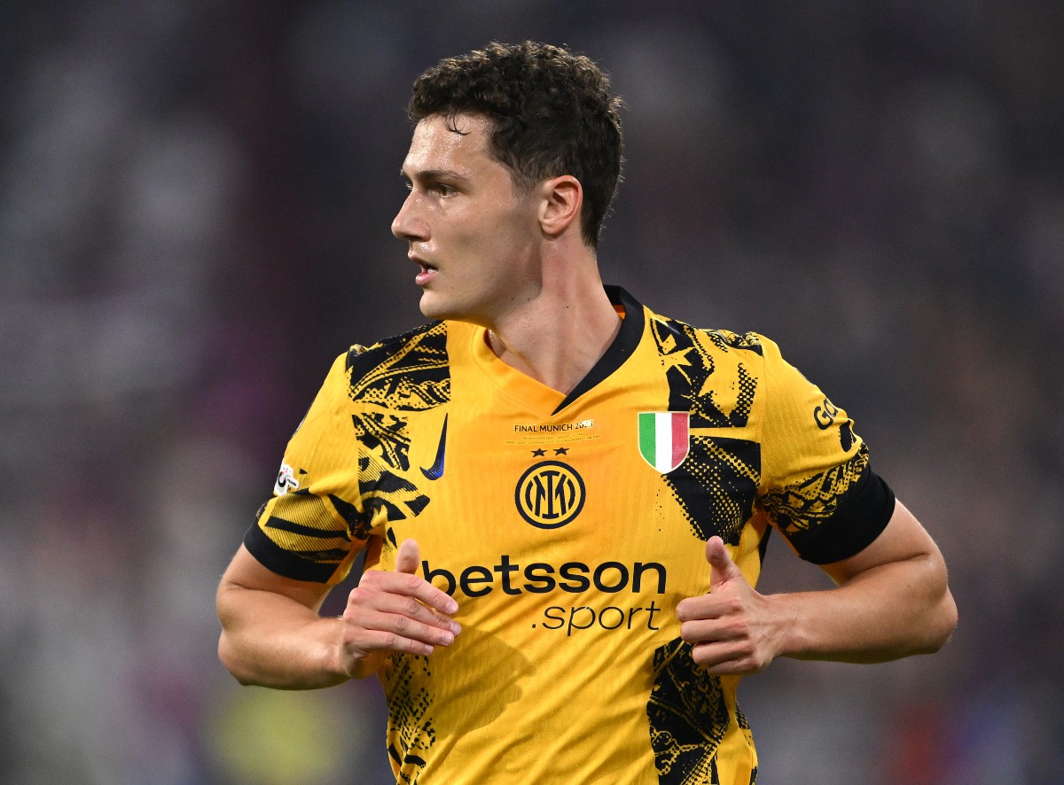 Benjamin Pavard in action for Inter against PSG in the Champions League final