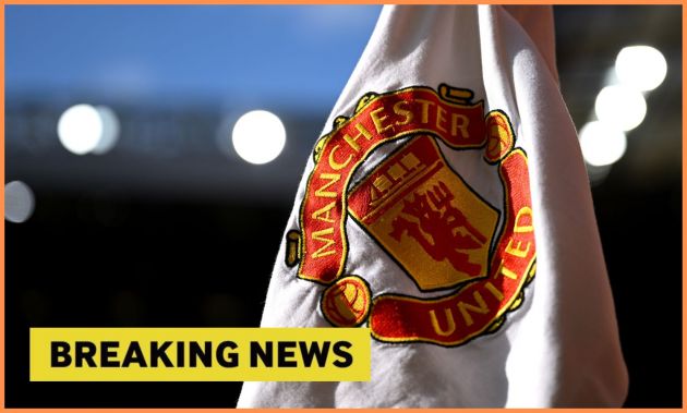 Manchester United flag and yellow 'breaking news' banner