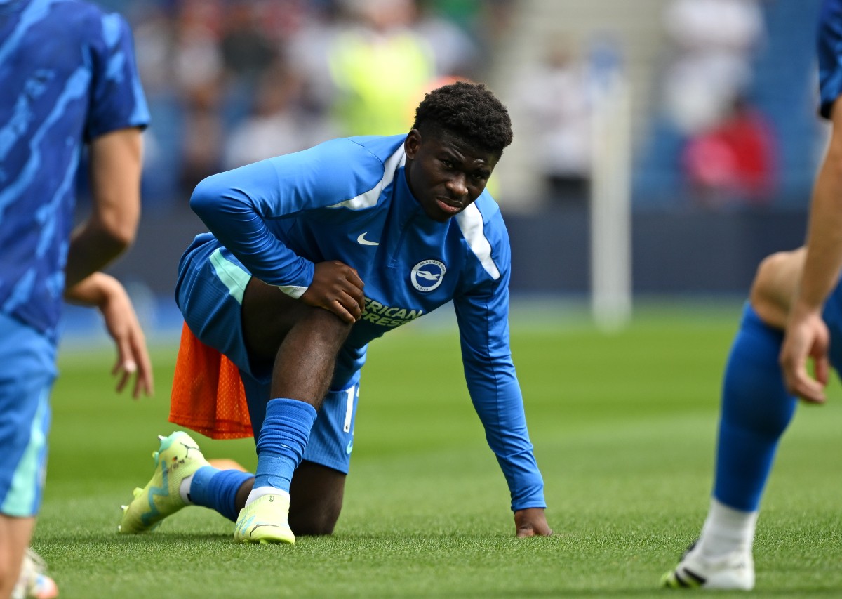Carlos Baleba warming up for Brighton