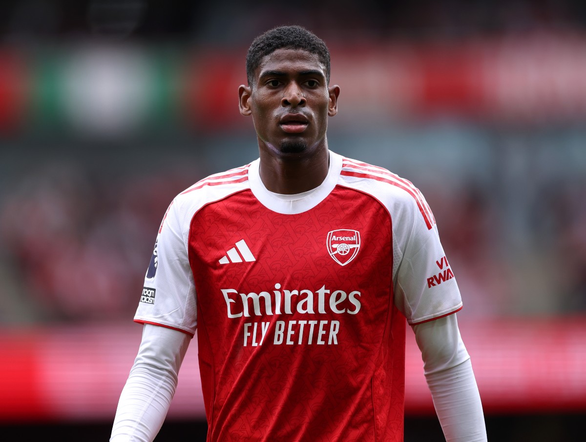 Cristhian Mosquera in action for Arsenal
