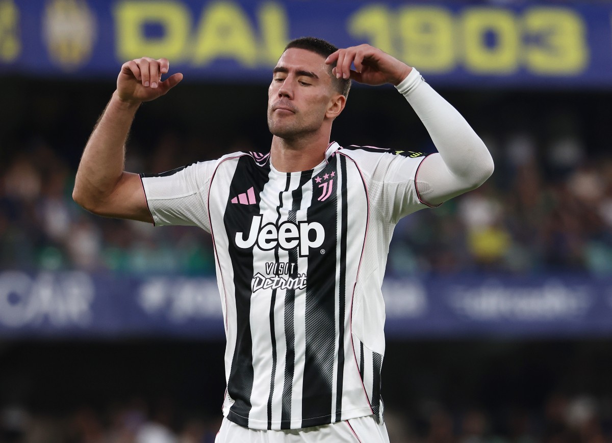 Dusan Vlahovic reacts during Juventus vs Hellas Verona