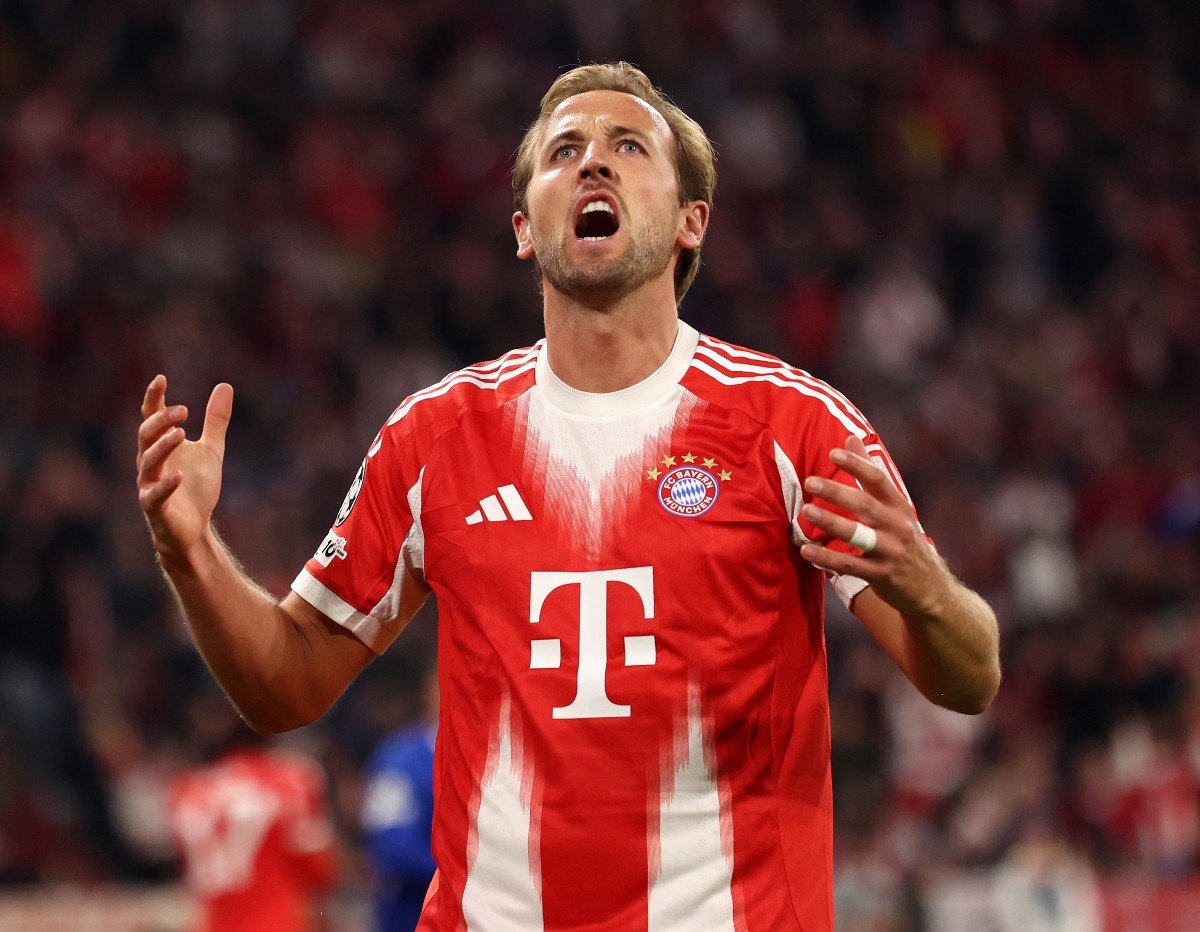 Harry Kane reacts during Bayern Munich vs Chelsea