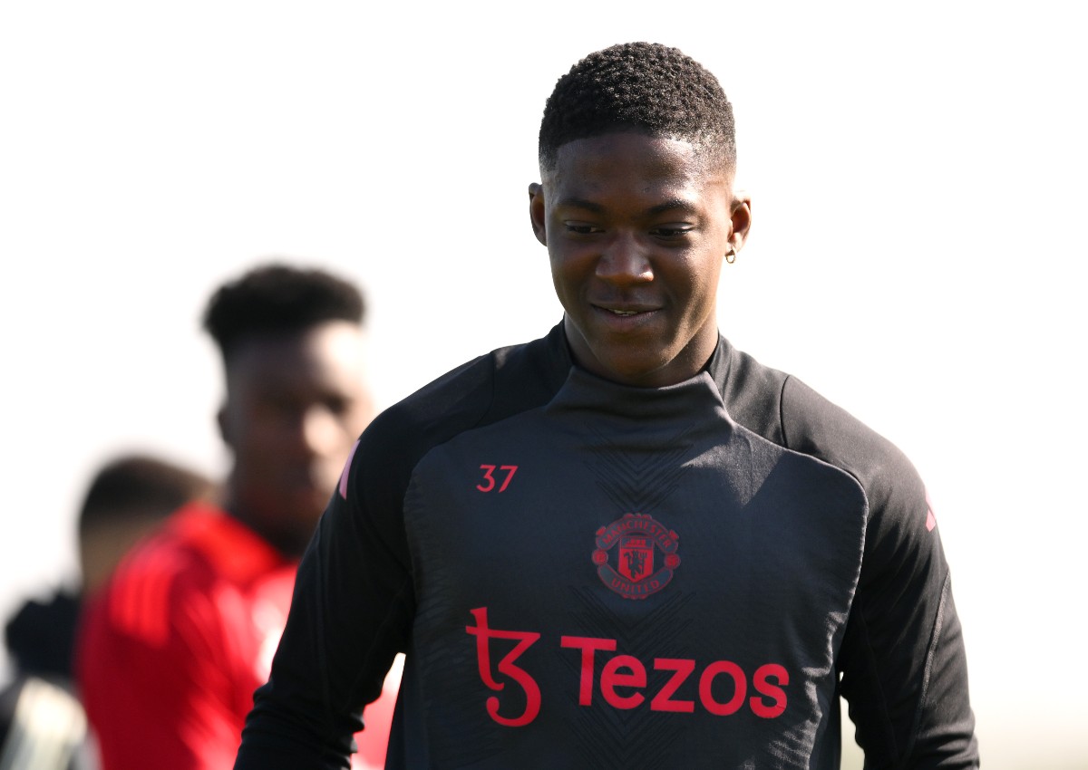 Kobbie Mainoo in Man Utd training