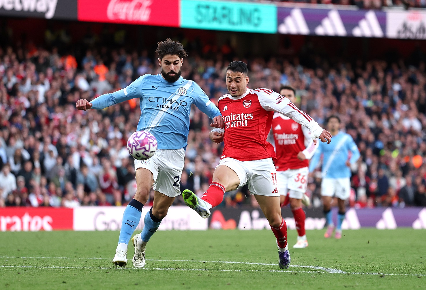 Gabriel Martinelli of Arsenal scores