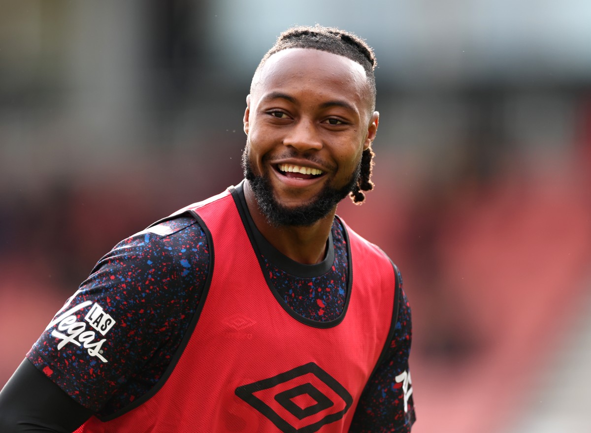 Antoine Semenyo warming up for Bournemouth