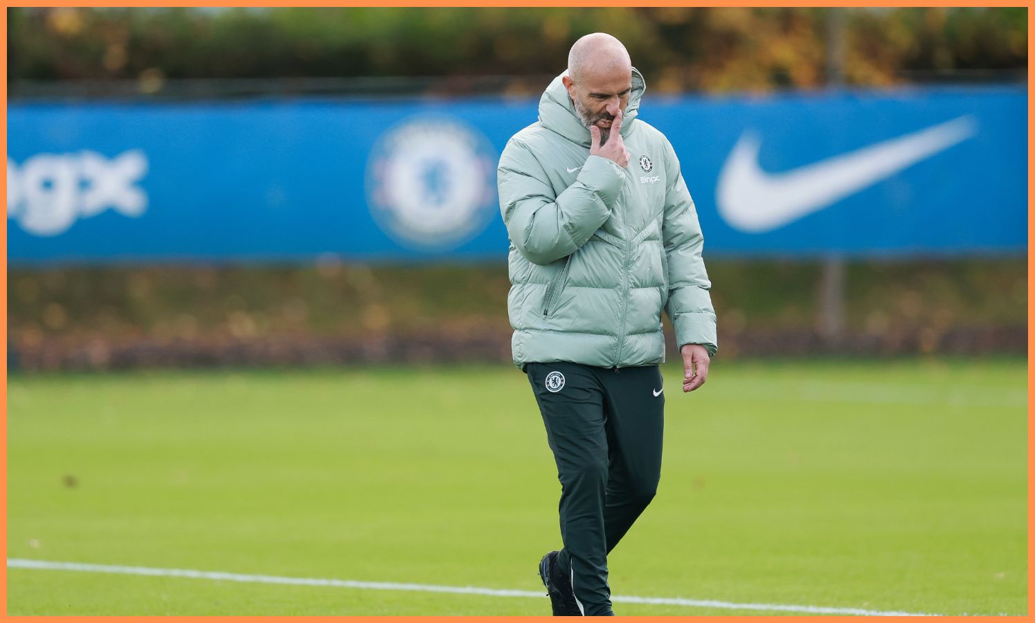 Enzo Maresca during a Chelsea FC training session