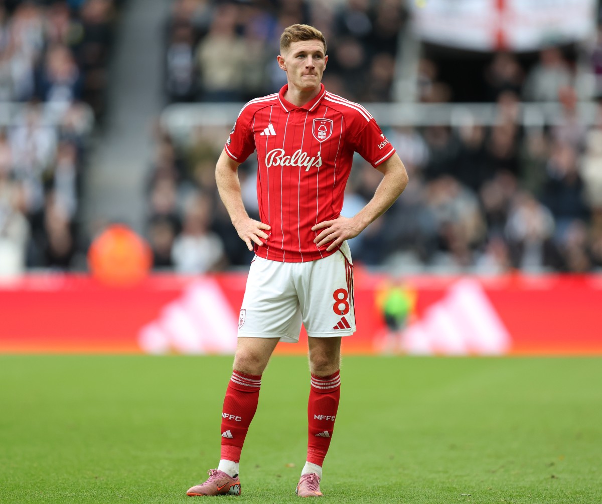 Nottingham Forest midfielder Elliot Anderson looks on