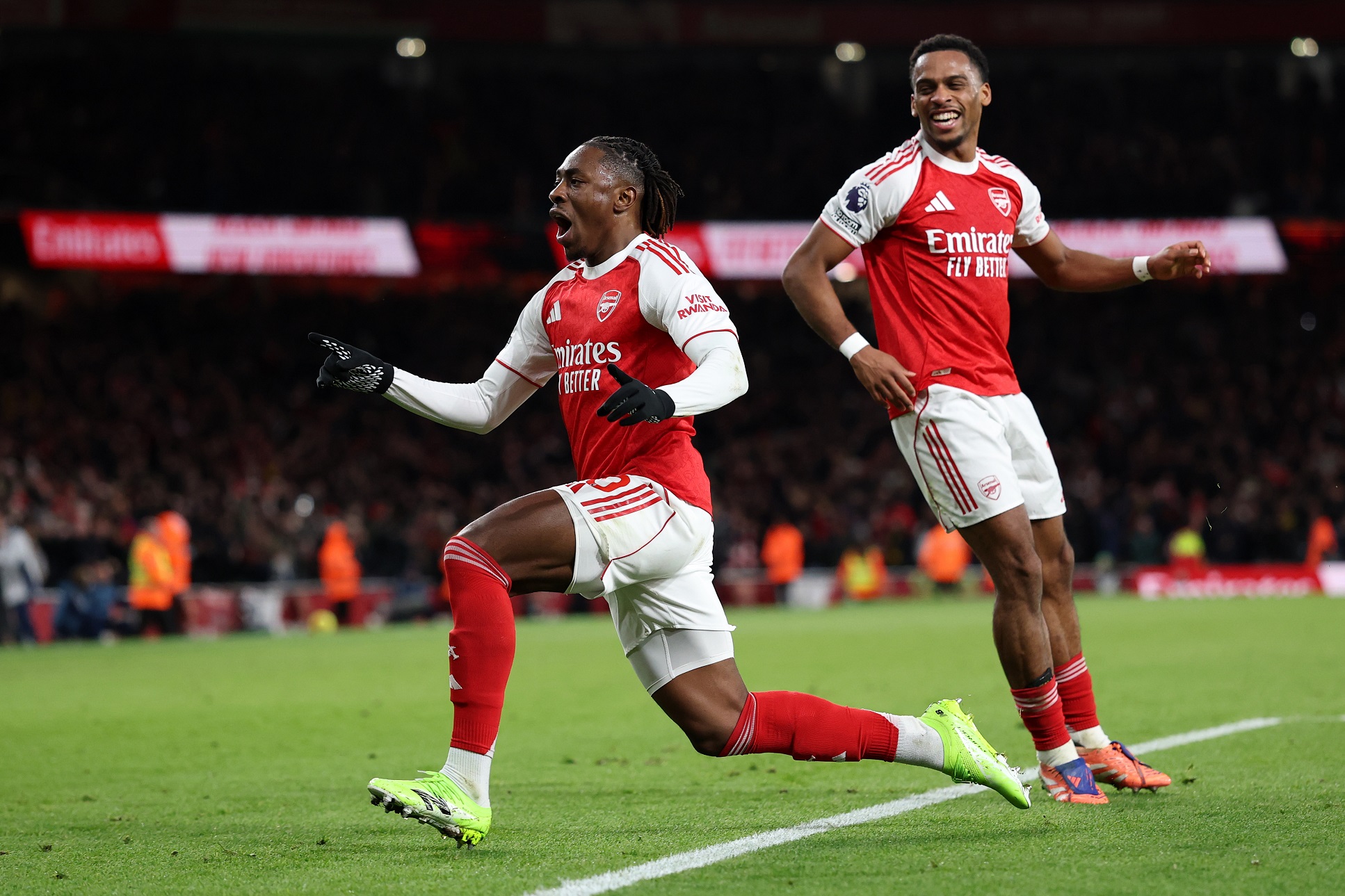 Eberechi Eze of Arsenal celebrates