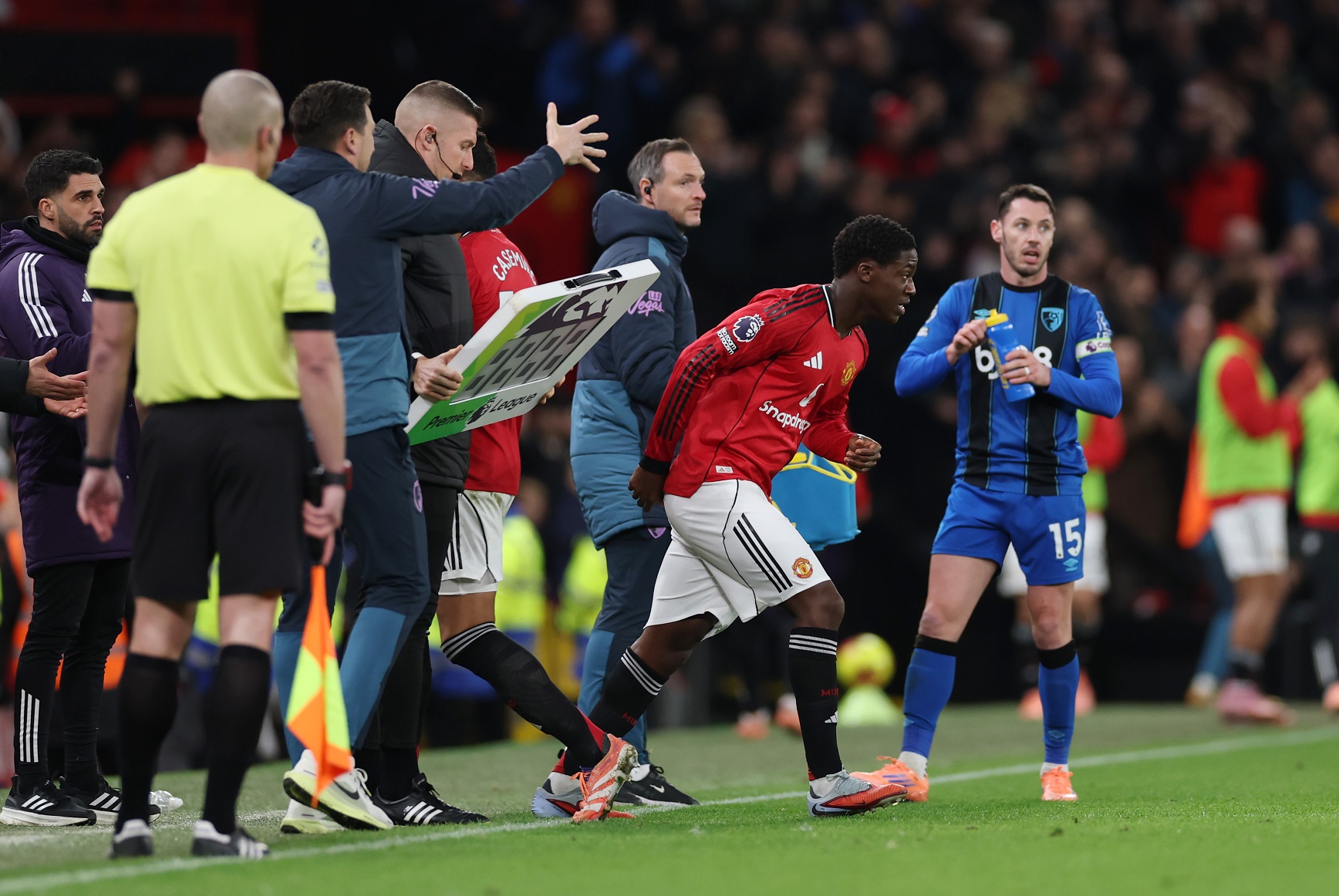 Kobbie Mainoo of Man United comes on as a substitute