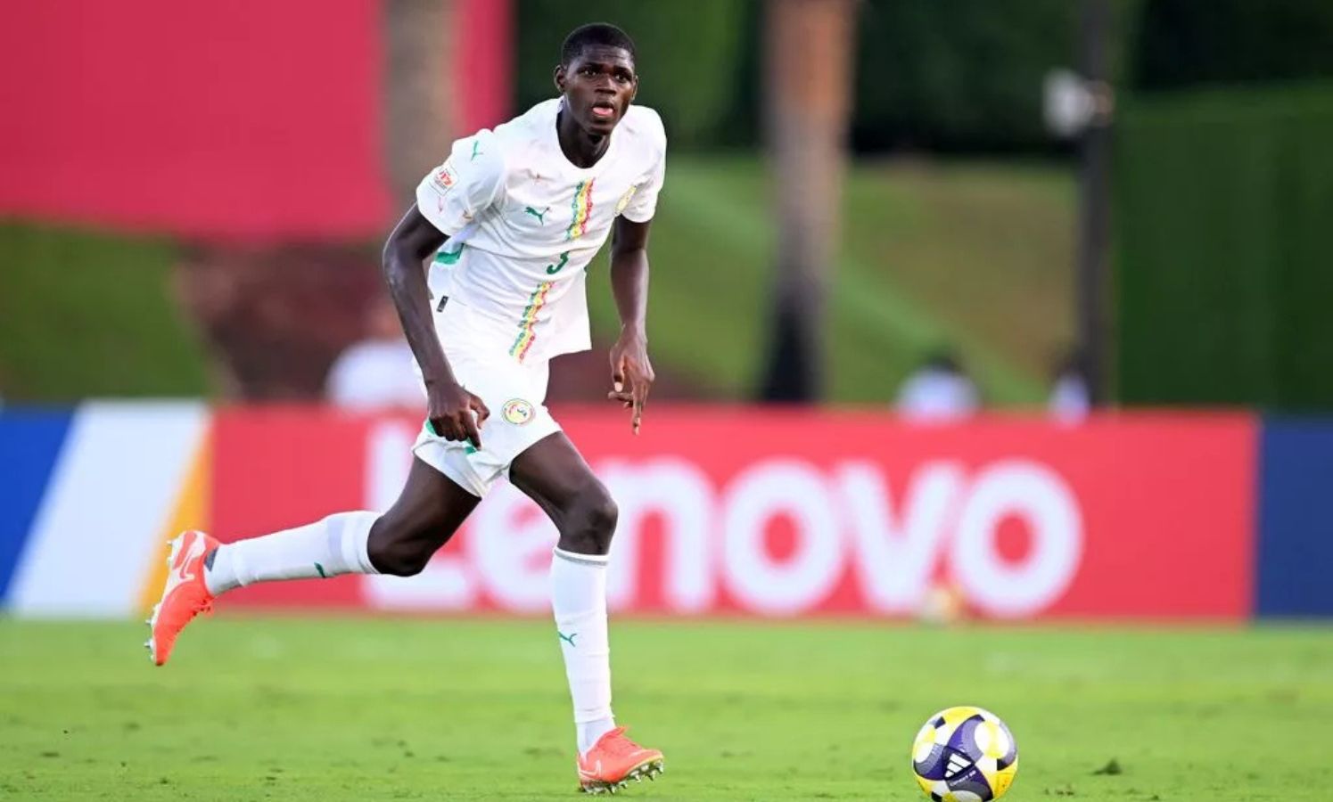 Mor Ndiaye in action for Senegal