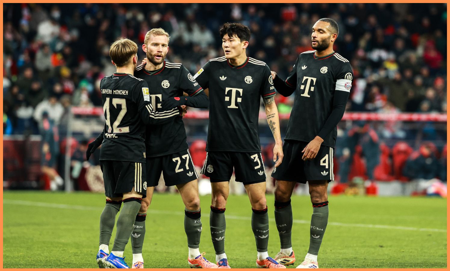 Lennart Karl with his Bayern Munich teammates