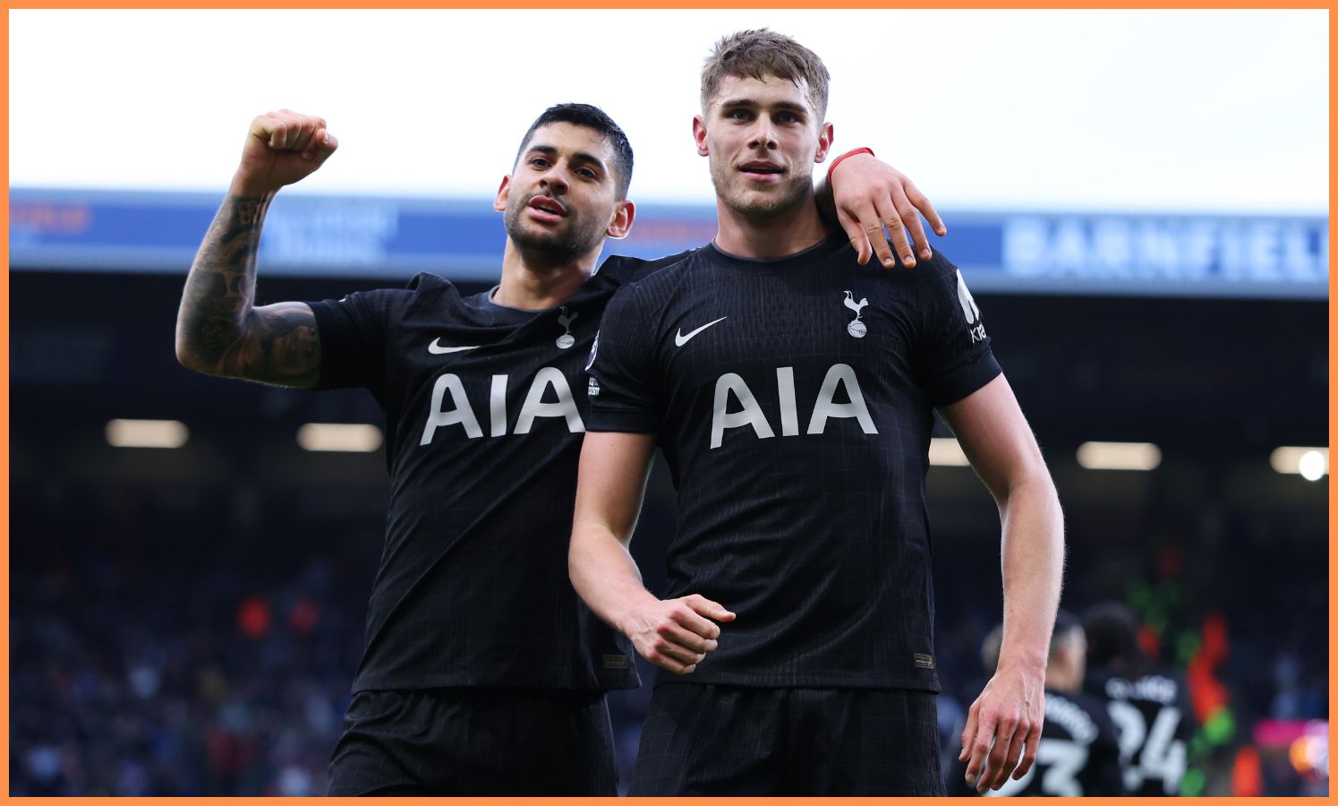 Sergio Romero and Micky van de Ven