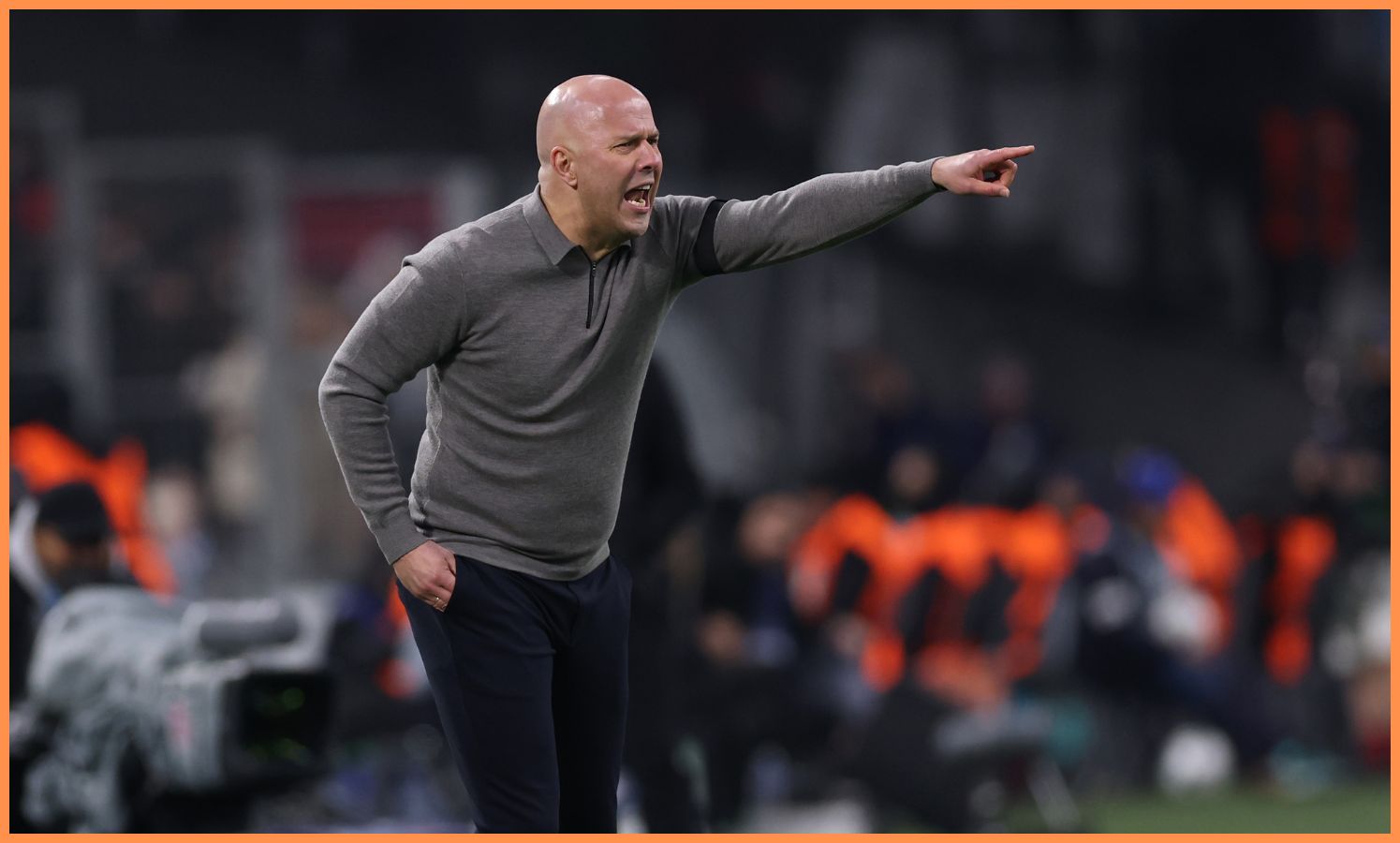 Arne Slot shouts instructions during Liverpool's win vs Marseille