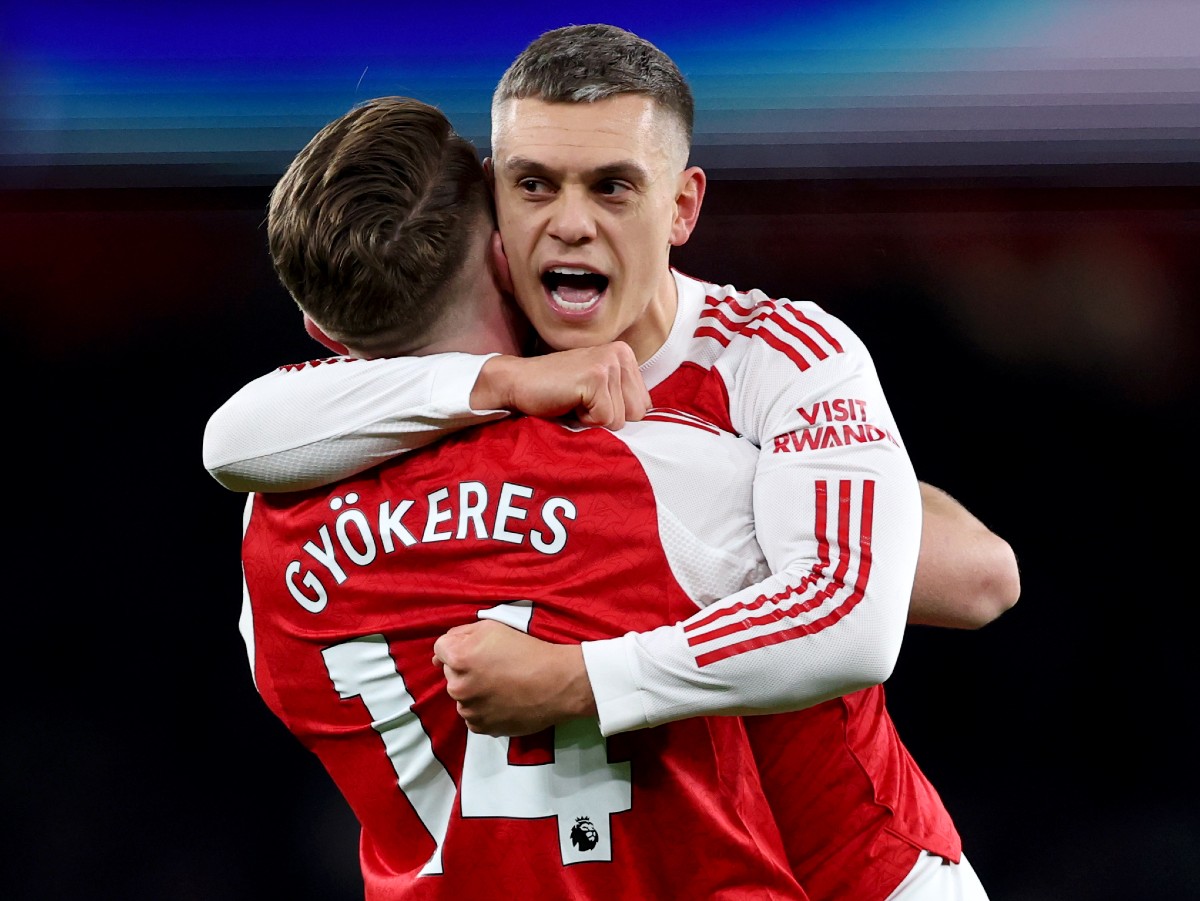 Leandro Trossard celebrates with Arsenal teammate Viktor Gyokeres