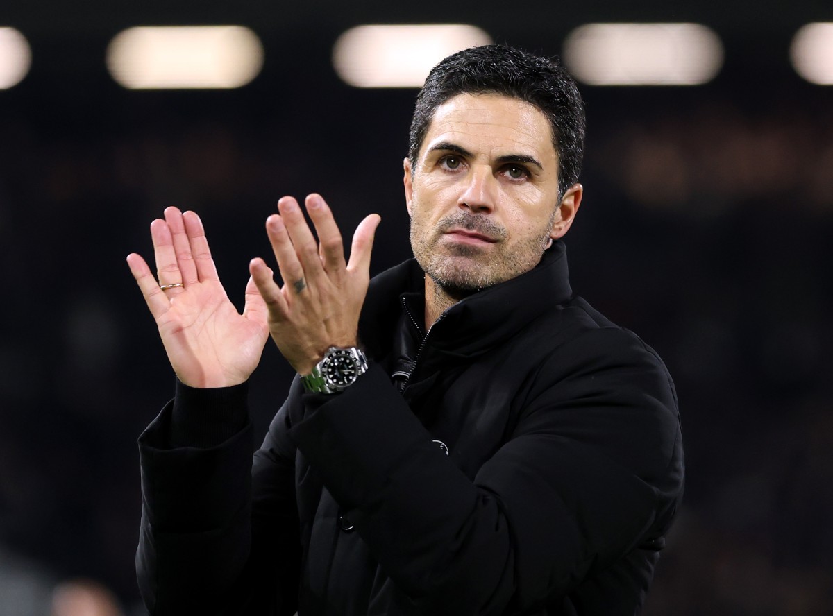 Mikel Arteta applauds the Arsenal fans