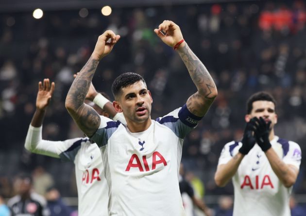 Sergio Romero celebrates after Tottenham's win vs Eintracht Frankfurt