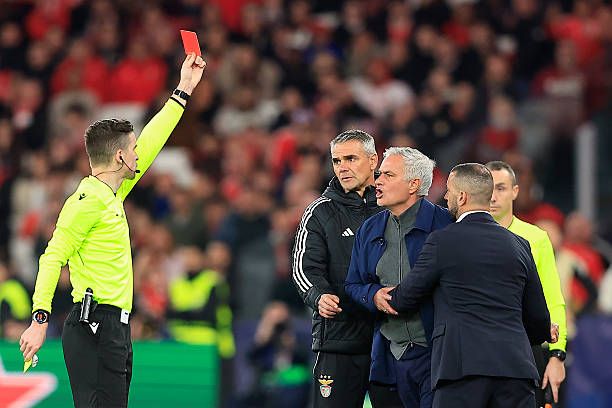Jose Mourinho being shown a red card