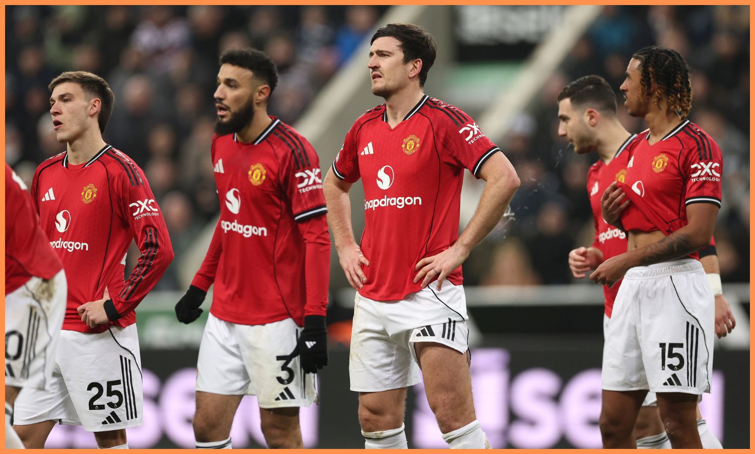 Harry Maguire and his Man United teammates look on during the game vs Newcastle